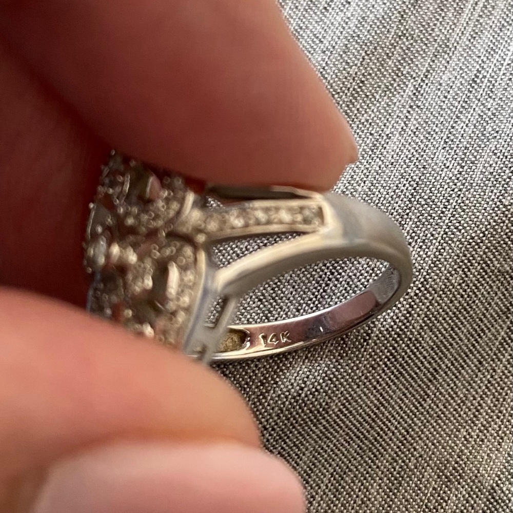 Diamond Ring - Picture 7 of 7